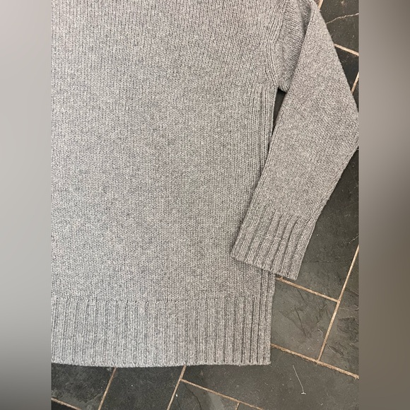 Everlane The Wool-cashmere Rib Oversized Turtleneck in gray - Picture 5 of 6